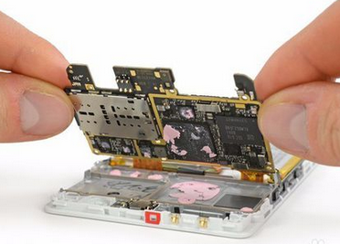 拆開了才知道，它確實可以算華為最成功的手機主板